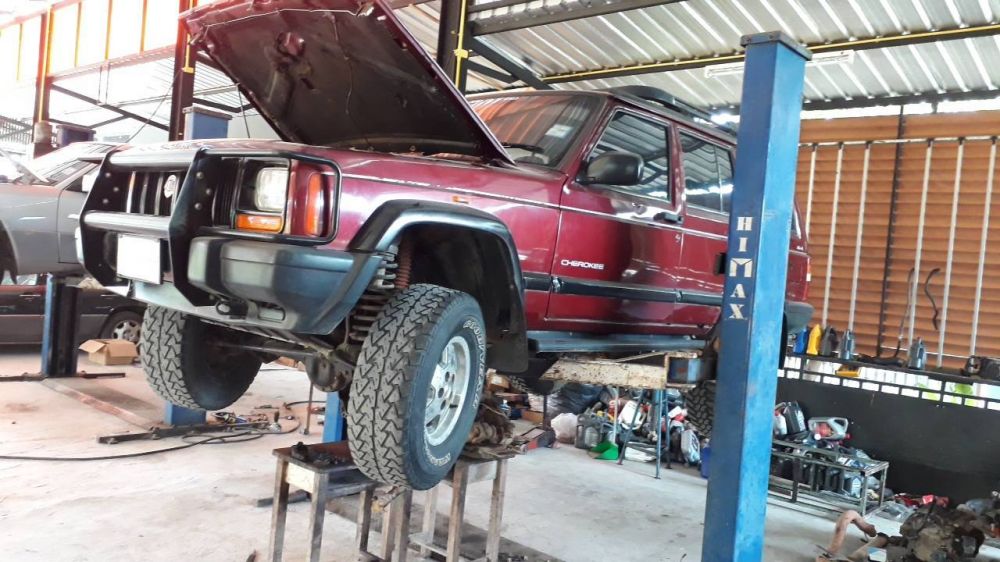 ชุดคลัทช์ พร้อมลูกปืนกดคลัทช์ Jeep XJ โฉมเหลี่ยม
