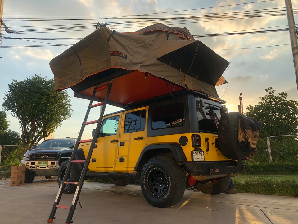 DARCHE rooftop tent รุ่น PANORAMA 1.60 เมตร ราคา 42,600฿ (มี optionเป็นห้องด้านล่างเพิ่มเติมซื้อแยกต่างหาก) คันนี้ใส่บน Rhino Rack ของ JEEP Wrangler JK
