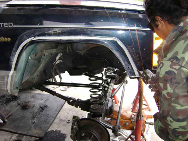jeep 4 Links ตัวโหด ปาดโดยบ่าวแหลม metalscream
http://jeep.thailandoffroad.com/board/question.asp?page=3&id=J28102