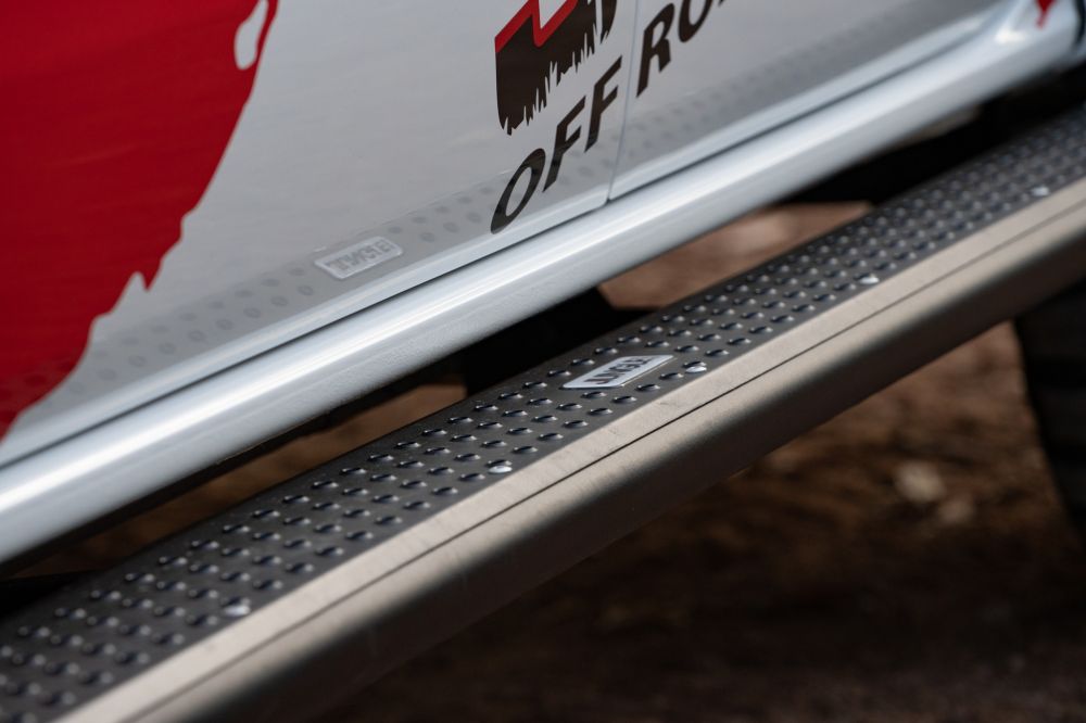 Next-Gen Ford Ranger 2023 มาพร้อมโปรเจคกันชนหน้า Crown series ตัวใหม่ล่าสุดในค่ายของ JUNGLE4X4PJ112-02: Crown series bull bar & protectionPJ307: Crown series Roll barPJ405: Side stepPJ281: Recon series rear bar

