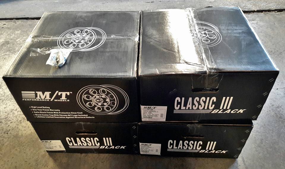
	Mickey Thompson Classic III (Black) 16x8-0 / ราคาวงละ 8,900 บาท
