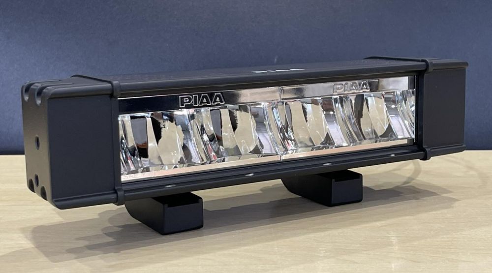 สปอร์ตไลท์ #Piaa รุ่น RF10 Seriesขนาดความยาว 10 นิ้ว ลำแสง Hybrid Beam LED แสงสีขาว - อุณหภูมิแสง 6000 Kelvin - มีสปอร์ตไลท์ 1 ดวง- มีชุดสายไฟพร้อมสวิตซ์ -  มีฝาครอบไฟแยกขาย + สีส้มตัดหมอก+ สีดำปิดไม่ใช้งาน 
