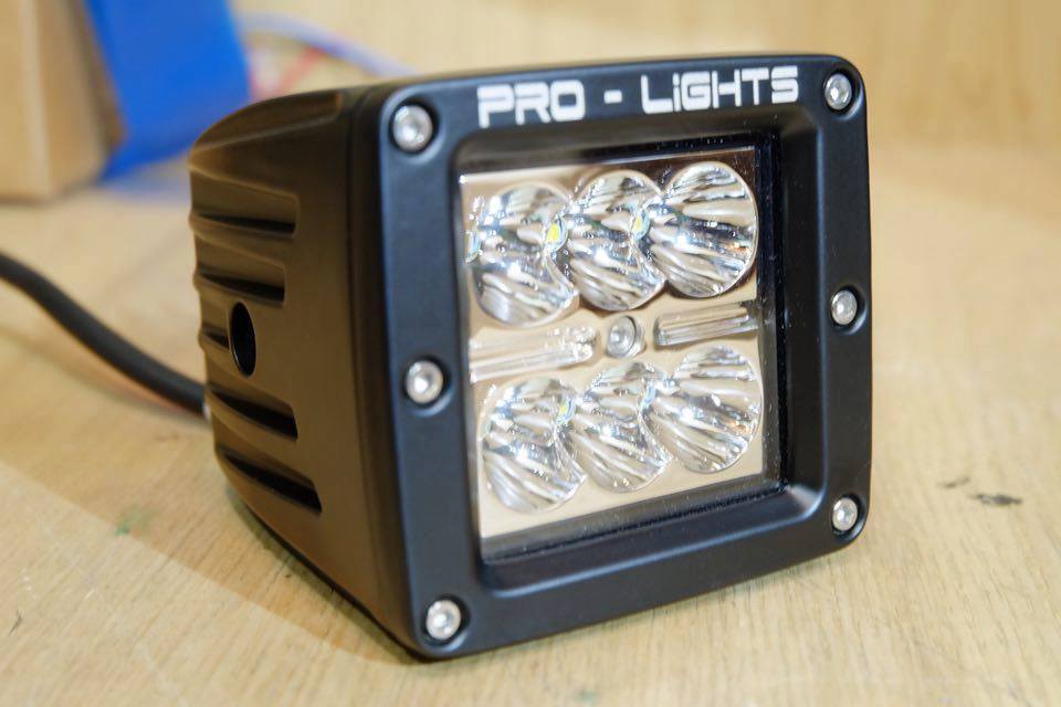 
	Pro light LED ‪PL-1218 ขนาด 3x3 นิ้ว ใช้ไฟ 10-30V 18watt กันน้ำ IP67 รับประกัน 1 ปี
	ราคา 2,500 บาท/ตัว 
