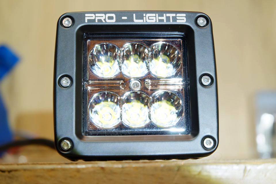 
	Pro light LED ‪PL-1218 ขนาด 3x3 นิ้ว ใช้ไฟ 10-30V 18watt กันน้ำ IP67 รับประกัน 1 ปี
	ราคา 2,500 บาท/ตัว 
