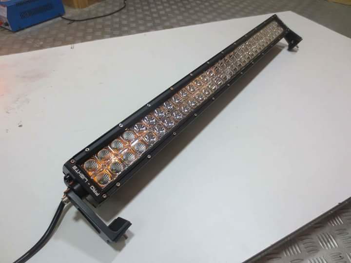 Pro light thailand เสนอ ProlightLED รุ่น BC-180 ขนาด 31.5 นิ้ว 180 watt หลอด Cree LED ใช้ไฟ 12-24 V IP 67 (กันน้ำไม่เกิน 1เมตร) บอดี้ อลูมิเนียมเลนส์ PC แสง combo พุ่งและกระจาย
ราคา 16,000 บาท (พร้อมชุดสายไฟ)
