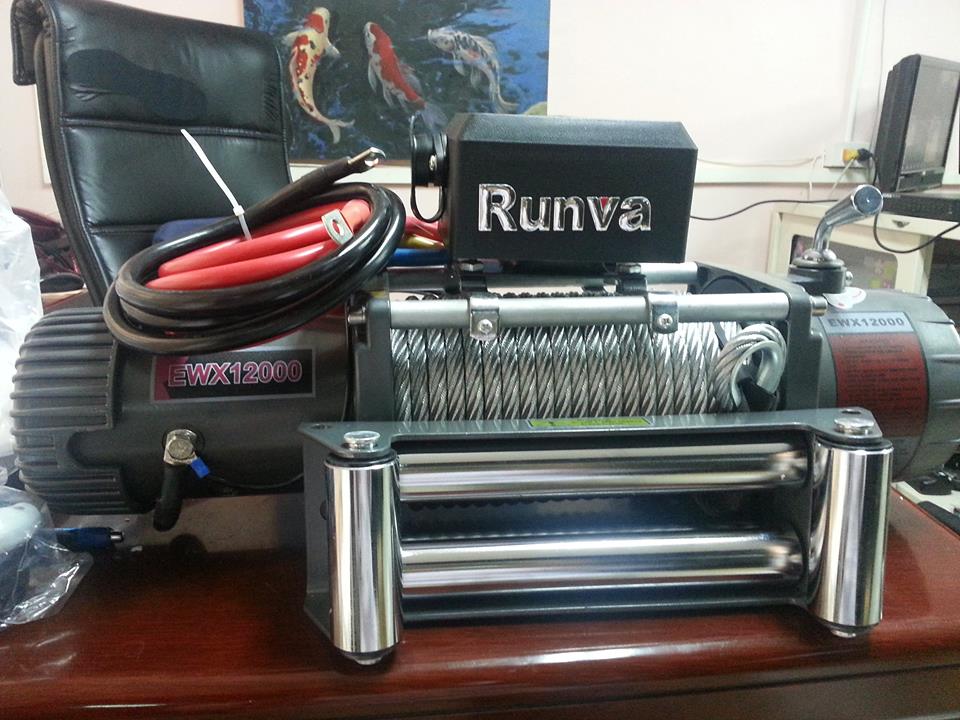 Runva Winch รุ่น EWX12000 (สลิง) มี 12V และ 24VMotor: series wound12V:Input: 5.4 kW / 7.2hp; Output: 2.7kW / 3.6hp24V:Input: 5.3 kW / 7.1hp; Output: 3.3 kW /4.4hpGear reduction ratio 230:1 ราคา 20,500 บาท
