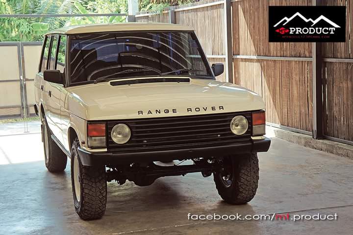 งานผลิตขึ้นใหม่ เพื่อทดแทนชุดกันชน หน้า/หลัง ชุดมุมต่อกันชน หน้า/หลังกระจังหน้า และอุปกรณ์ภายในต่างๆสำหรับ Range Rover Classic 3 และ 5 ประตู
