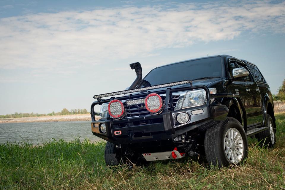 Black is always AWESOME!
Vigo สีดำลงตัวกับอุปกรณ์ปกป้องรอบคัน โดดเด่นพร้อมประสิทธิภาพในการปกป้องรถและผู้ใช้งาน พร้อมเสริฟทั้งช่วงล่างแบบ OME Nitrocharger sport และช่วงล่างสมรรถนะสูง OME BP-51
