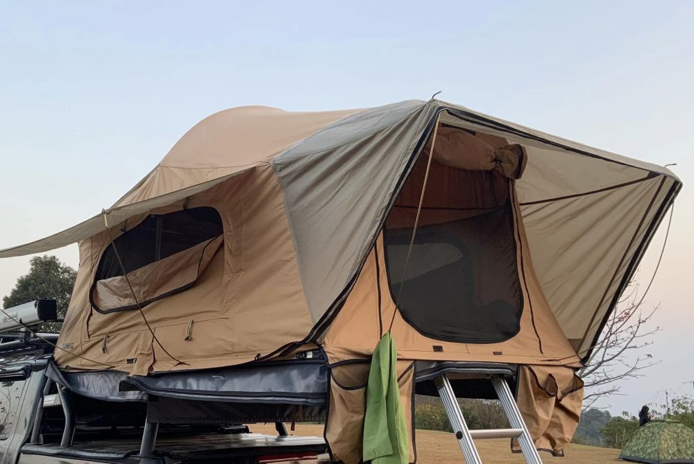 ARB Flinders Rooftop Tent ผู้ใช้ก็จะได้มุมมองสวยๆ ตื่นมาชมทะเลหมอกได้รอบทิศทาง ฟินจริงๆ ข้อดีเยอะมากๆ รักเลย ระบายอากาศ เย็นสบาย
