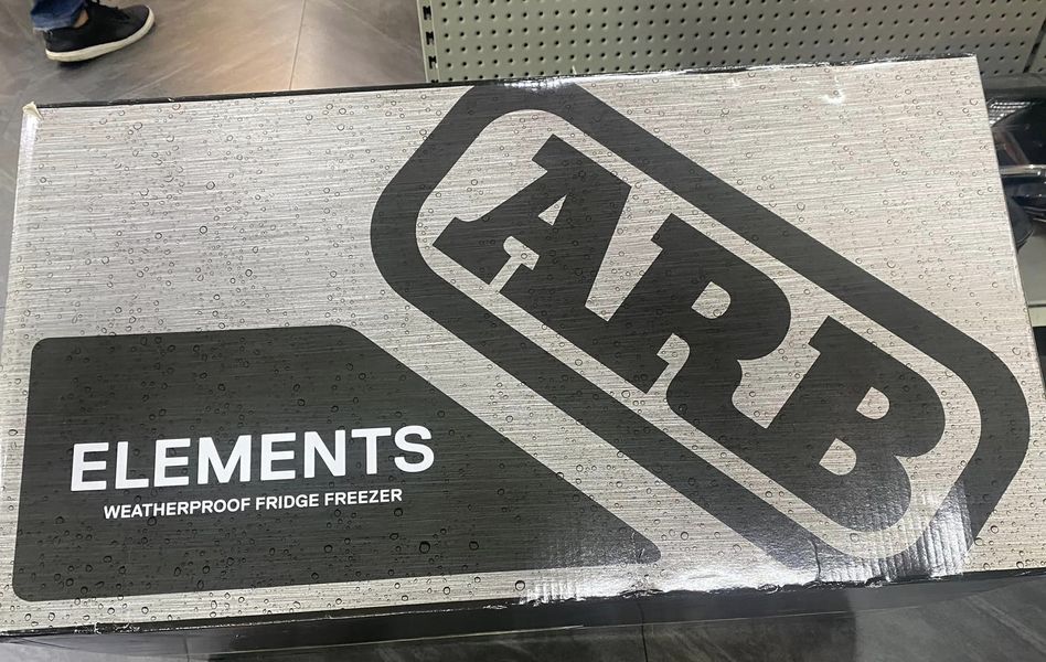 #สินค้าใหม่แกะกล่องARB Elements Fridge / Freezer- ขนาด 60 ลิตร- ความเย็น+10 ถึง -18 องศาเซลเซียส- น้ำหนัก 31.8 กก.- ภายในแบ่งเป็น 2 ช่อง- รับประกัน 3 ปี
