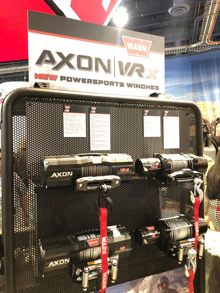AXON / VRx ของเล่นใหม่จาก WARN แรงดึง 5,500 lbs ลงมาครับ (มีหลายขนาด) เหมาะสำหรับ 4wd รุ่นเล็กและ UTV รูปทรงสวยมาก คุณสมบัติมาตรฐาน warn 
