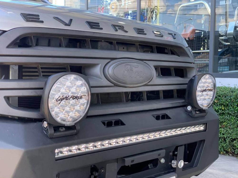 เพิ่มความสว่าง กับ #Lightforce Venom LED ( ขนาด 6” )#Lightforce Console Switch สำหรับ
Ford Ranger PXII , PXIII Ford RaptorFord Everest
