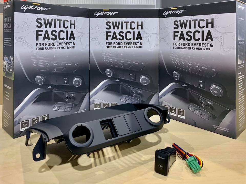 #Lightforce Switch Fascia กรอบสวิตซ์คอนโซลกลาง สำหรับ Ford Raptor , Ford Ranger MCT6 และ Ford Everest สามารถใส่สวิตซ์ได้ทั้งหมด 3 ตัว 
