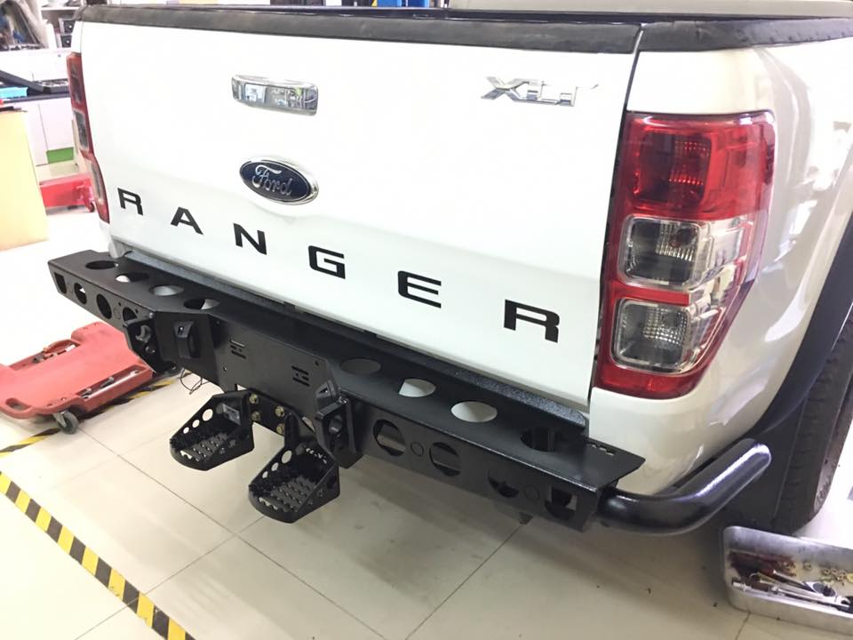 Ford Ranger 2012 ------------------------------- กันชนท้าย by YAK - บันไดท้าย by YAK 
