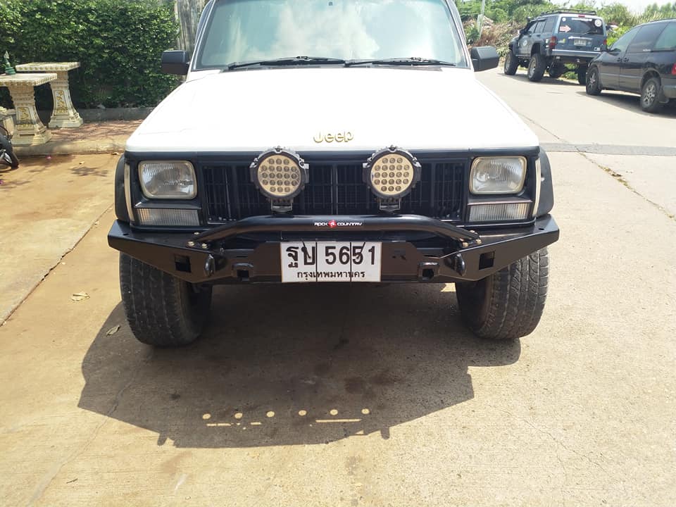 Bumper and Steering box brace jeep xj โดย Rock Country
