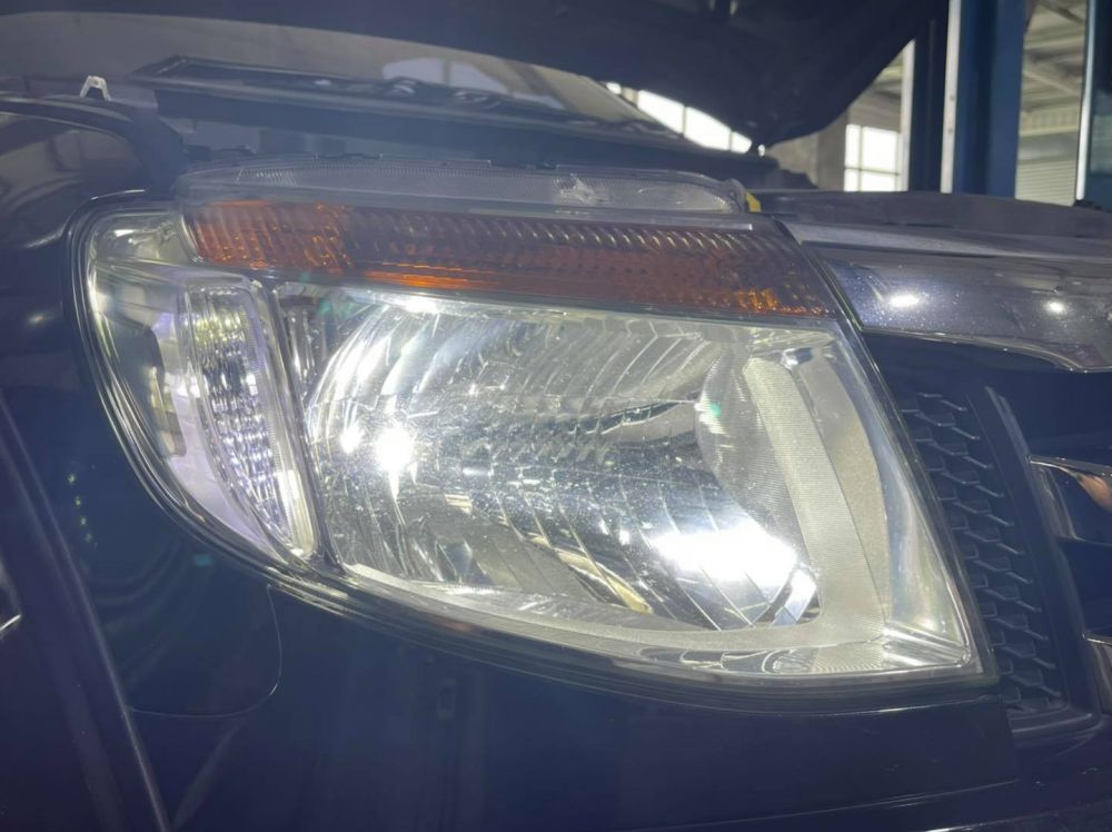 หลอดไฟหน้า #Piaa LED 6000 Kevin ใน Ford Ranger T6 ตัวแรก หลอดไฟ H4 ไฟสูงไฟต่ำในหลอดเดียวกัน ราคาชุดละ 4,900 บาท รับประกันสินค้า 3 ปี 
