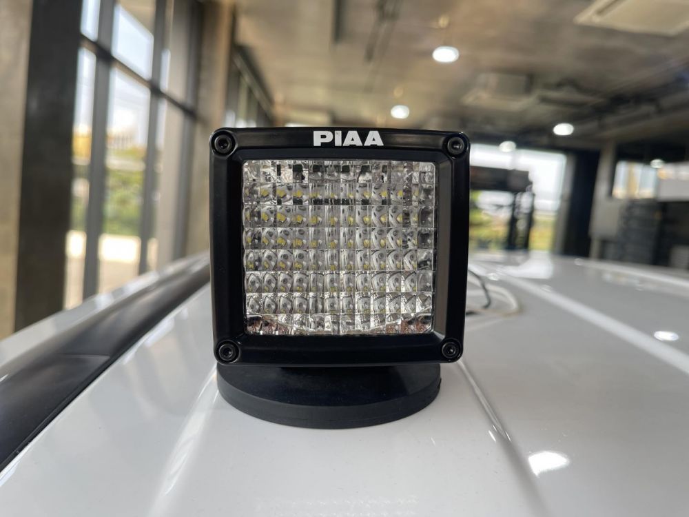 สปอร์ตไลท์ Piaa RF3 LED FLOOD
ไม่อยากเจาะรถ เรามีแม่เหล็ก ติดหนึบ แน่นมากๆ แปะแทนการเจาะรถ

