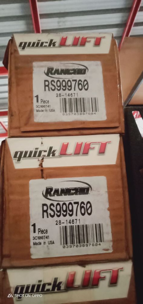 จัดส่งโช๊คหน้า RANCHO RS9000XL ใส่ฟอร์จูนเนอร์ (โฉมแรก) ไปอ.อุทุมพรพิสัย จ.ศรีสะเกษ ขอบคุณลูกค้ามากครับ #RANCHO #teentoashop 

