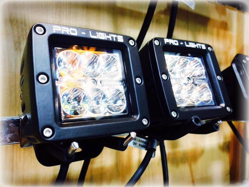 
	Pro light thailand เสนอ Pro light LED รุ่น PL-1218 ขนาด 3x3 นิ้ว100 watt หลอดละ 3watt CREE LED ใช้ไฟ 12-24 ได้ไม่ต้องแปลง บอดี้อลูมิเนียม เลนส์ PC มาตรฐาน IP 67 (รับประกัน 1ปี) ราคา 2,500 บาท /ชิ้น (คู่ราคาพิเศษ)
