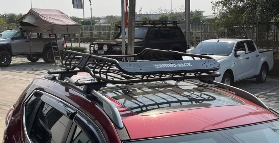 #Rhinorack Black Crossbar พร้อมตะแกรง X-Tray ตัวเล็กบน Nissan X-Trail ขนาดพอดีลงตัว ไม่ใหญ่จนเกินไป
