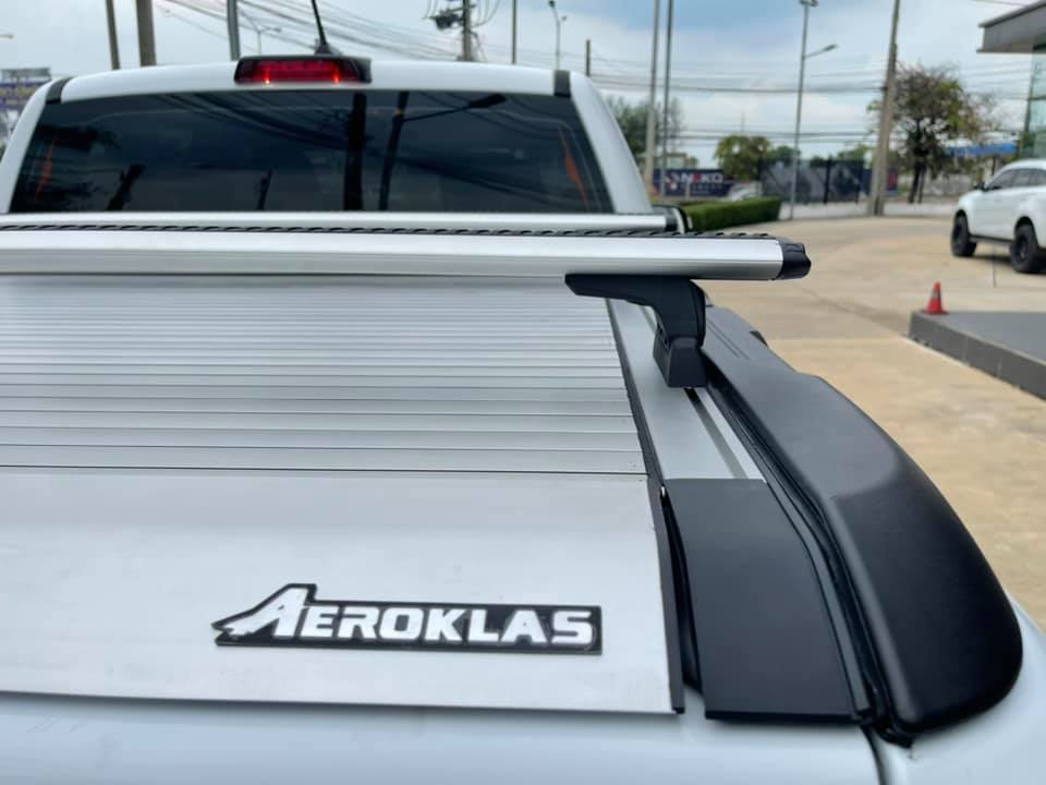 ฝาปิดท้าย #Aeroklas สำหรับ Ford Raptor พร้อมชุดคานขวาง #Rhinorack ไว้สำหรับวางตะแกรงหรือชุดจับจักรยานก็ได้
