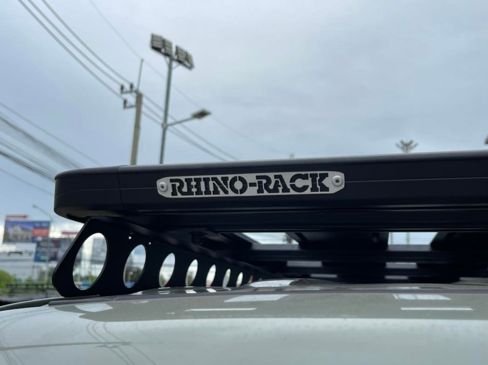 #Rhinorack Pioneer Platform & Backbone System For Land Cruiser 200 ลงตัวสวยๆ แข็งแรง ไม่ต้องเจาะหลังคารถ
