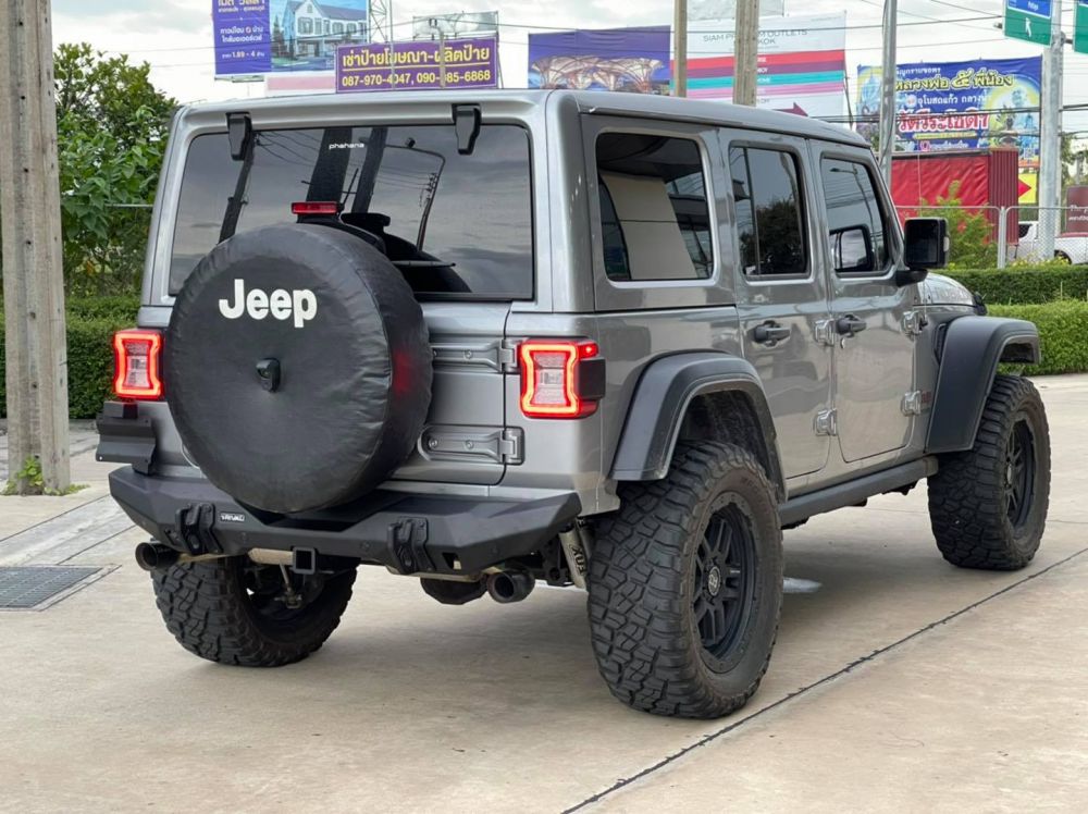 #Rival Bumper for Jeep Wrangle JL
สั่งมาพิเศษ มีคันเดียวเท่านั้นในไทย เนื้องานสวยงามเรียบร้อย
