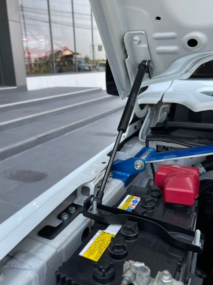 โช๊คค้ำฝากระโปรงหน้า HOOD LIFT KIT RIVAL     2A.ST.5504.1    Premium Hood Lift Struts Compatible with - Suzuki Jimny ( 2018 - )
