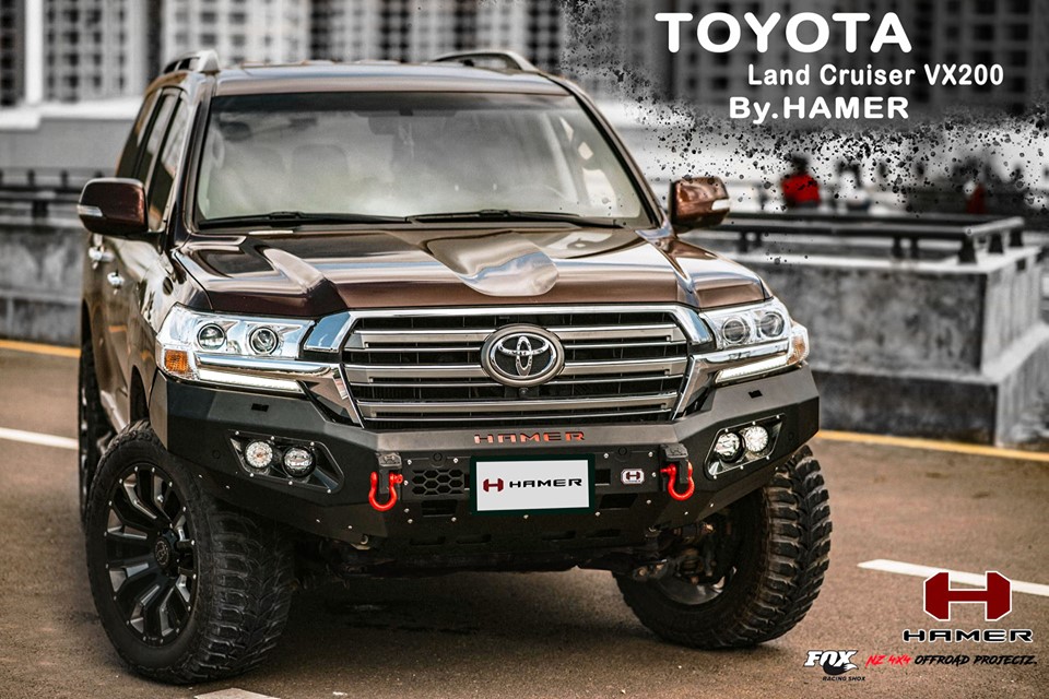 Toyota Land Cruiser ซูโม่ติดหรู
เพิ่มความปลอดภัยและสปอร์ต ให้กับรถของคุณ 
▪️ กันชนหน้า รุ่น KING มาพร้อมไฟดับเบิ้ล LED
