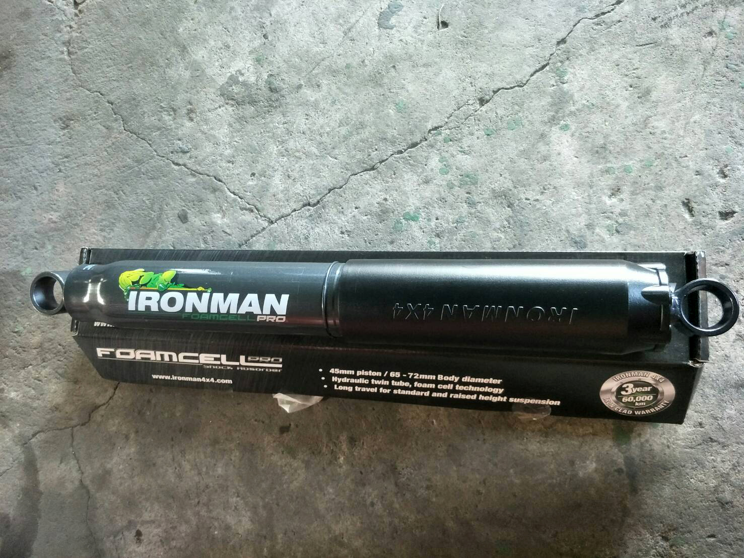 จัดส่งโช๊คหลัง Ironman รุ่น Fome cell รหัส เบอร์ 45081FE ใส่ V-CROSS 4WD ไปอ.ปลวกแดง จ.ระยอง ขอบคุณลูกค้ามากครับ #Ironman #teentoashop
