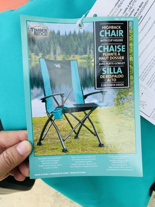 เก้าอี้แค๊มปิ้ง Timber Ridge ตัวละ 1,500 บาท
