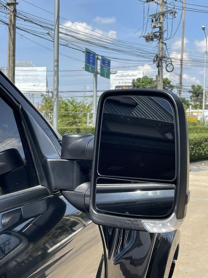 กระจกมองข้าง Clearview Mirrorตรงรุ่นสำหรับ Ford Ranger เหมาะสำหรับรถยกสูงเพื่อที่จะสามารถมองมุมล้อหลังได้และกระจกสามารถปรับยื่นออกได้ - กระจกด้านบนเป็นปรับไฟ (รถที่มีระบบไฟฟ้าอยู่แล้ว)- กระจกด้านล่างเป็นปรับแมนนวล - การพับกระจกเข้าเป็นแบบแมนนวล- มีไฟเลี้ยว
