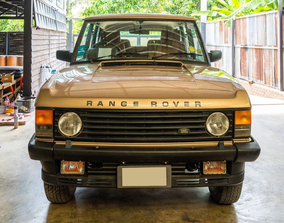 ตัวต่อกันชหน้า Rang Rover Classic ราคาชิ้นละ 11,500 บาท

