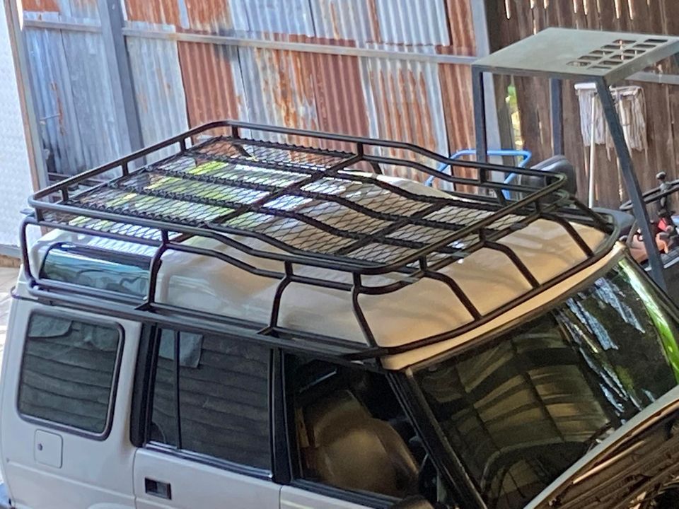 แร็คหลังคา (Roof Rack) for Land Rover Discvoery 1 / 19,500 baht.
