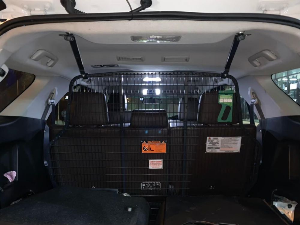 Milford Cargo Barriers ใช้ป้องกันของด้านหลังรถไม่ให้ปลิวมาโดนผู้โดยสารและคนขับ( PN : 609700 ) For Toyota Fortuner 2015 - Current Australia 
